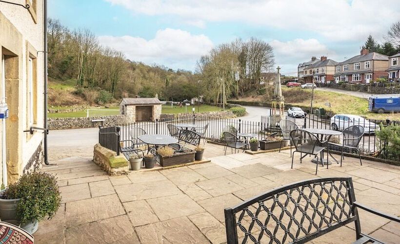 The Fountain Tea Rooms B&b