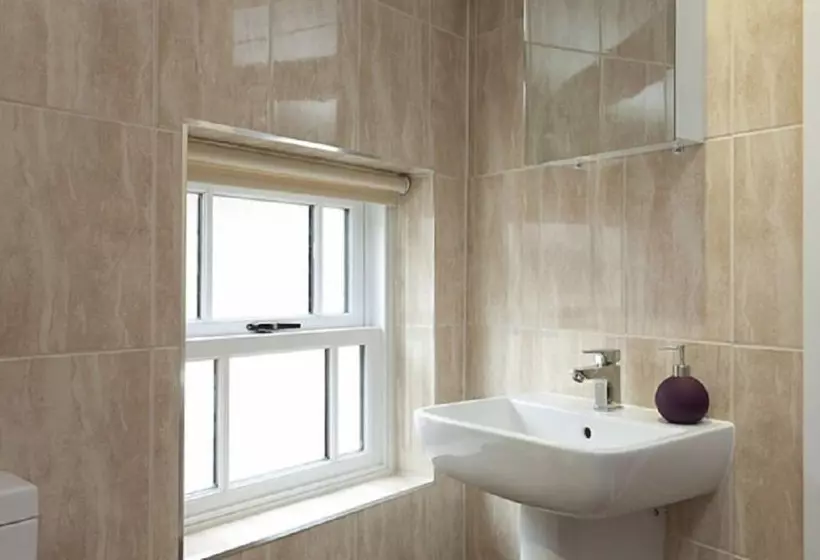 The Fountain Tea Rooms B&b