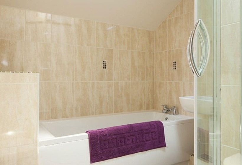 The Fountain Tea Rooms B&b