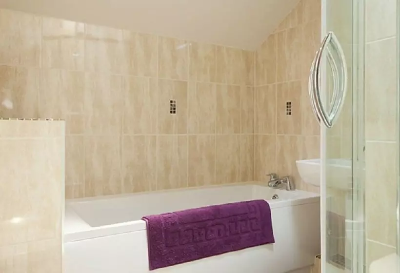 The Fountain Tea Rooms B&b