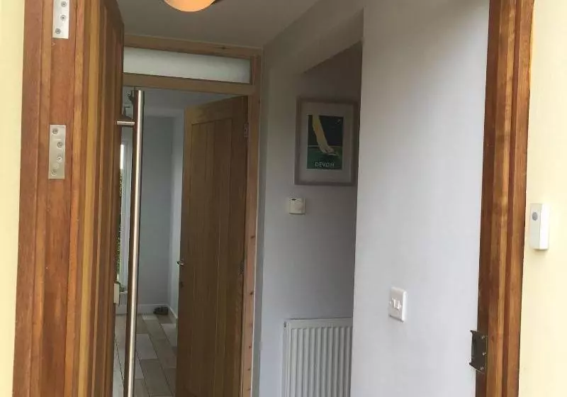 Tors Top Bed And Breakfast