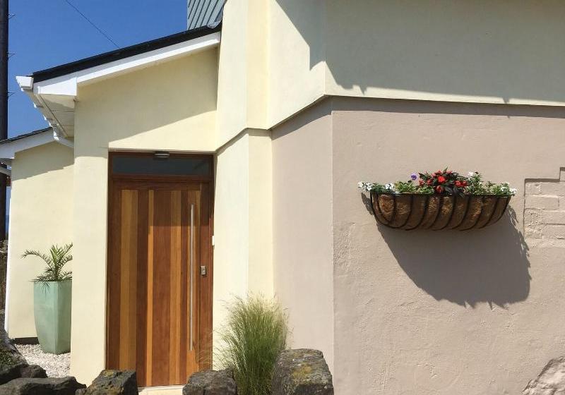 Tors Top Bed And Breakfast