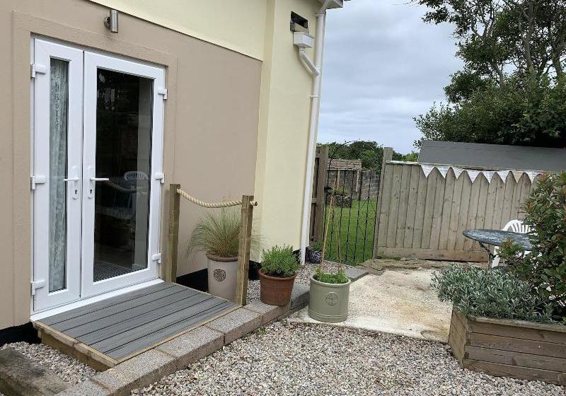 Tors Top Bed And Breakfast