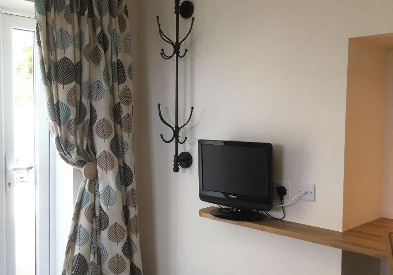 Tors Top Bed And Breakfast