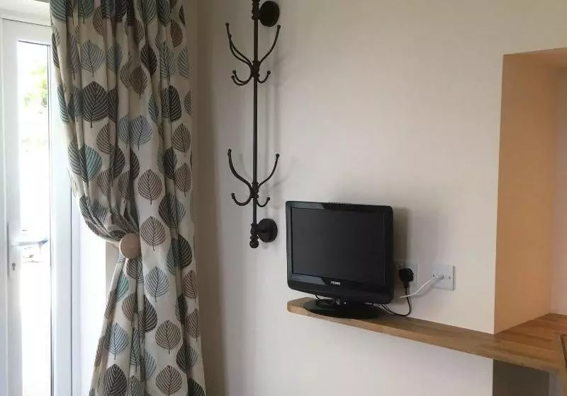 Tors Top Bed And Breakfast