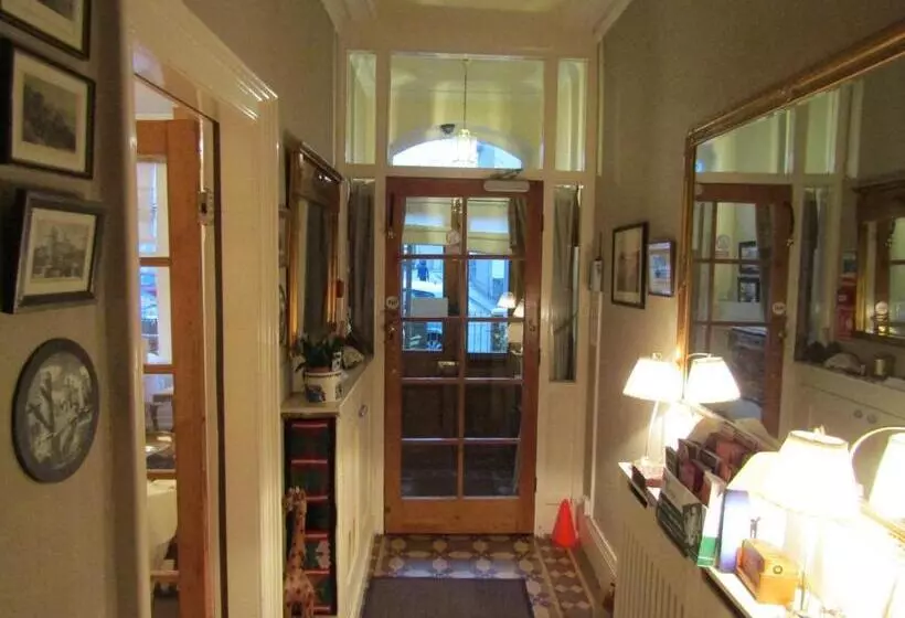 Aamiaismajoitus (B&B) Harringtons At 14