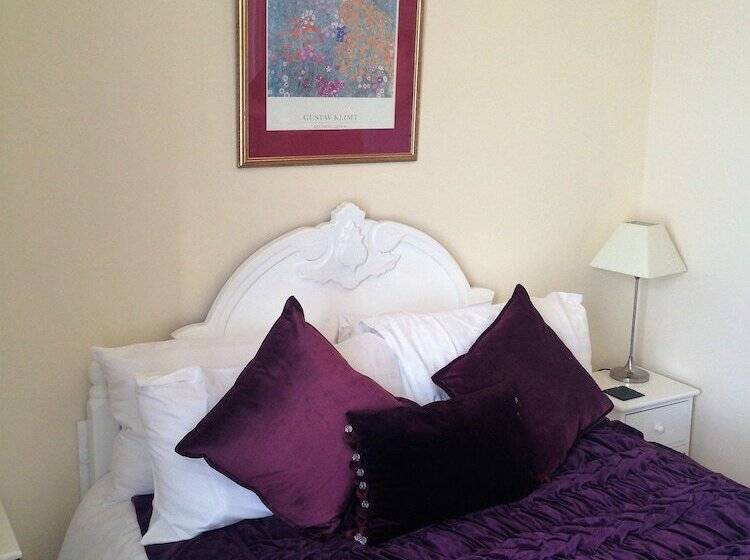 Bed and Breakfast Harringtons At 14