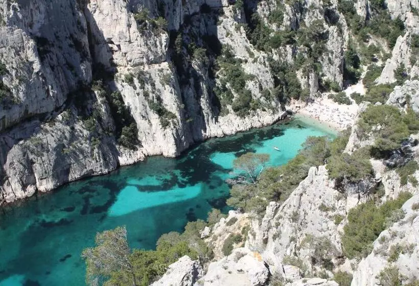 Cassis Hostel Les Heures Claires