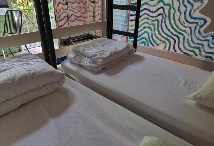 Cassis Hostel Les Heures Claires