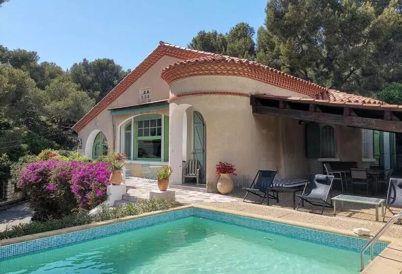 Cassis Hostel Les Heures Claires