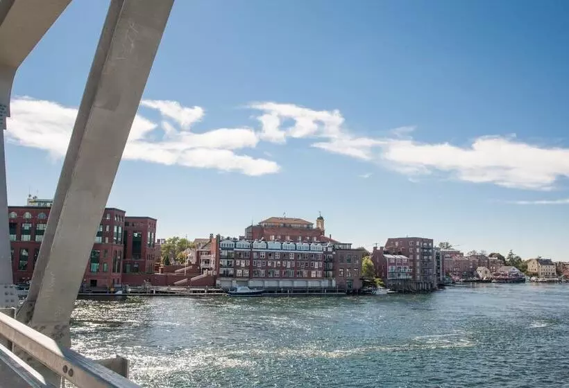 ホテル Ale House Inn