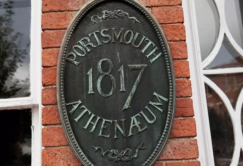 ホテル Ale House Inn