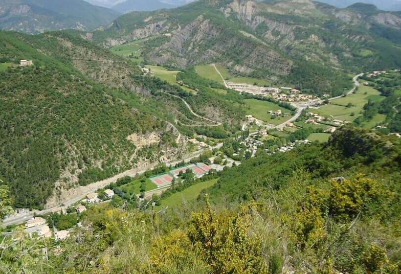 Отель Camping Du Bourg