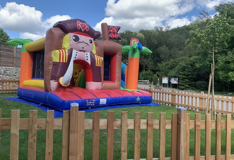 Отель Camping Du Bourg