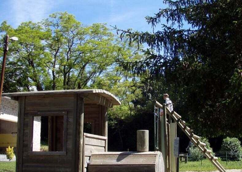 Отель Camping Du Bourg