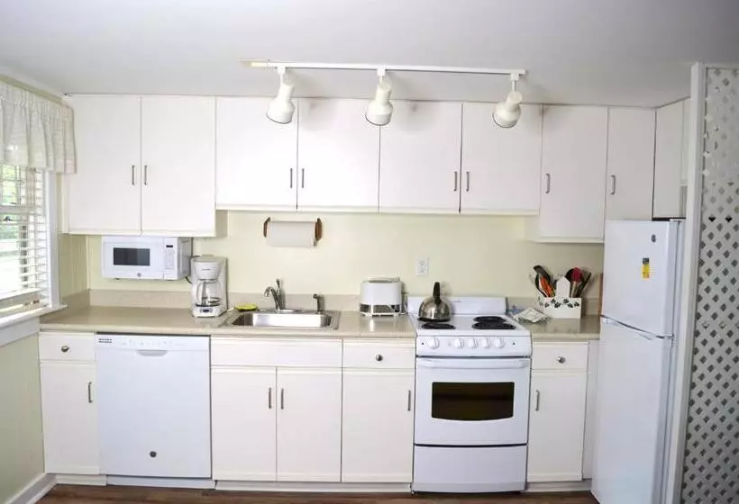 ホテル Edgartown Commons Vacation Apartments
