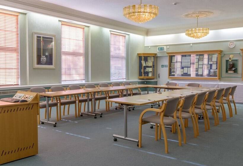 בית מלון כפרי Mitchell Hall