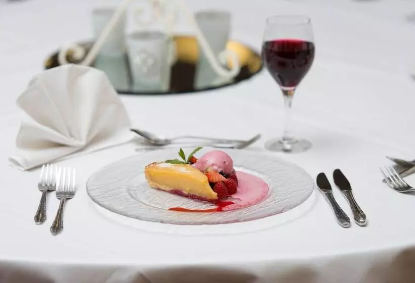 Hotelli Mitchell Hall