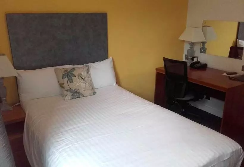 Hotelli Mitchell Hall