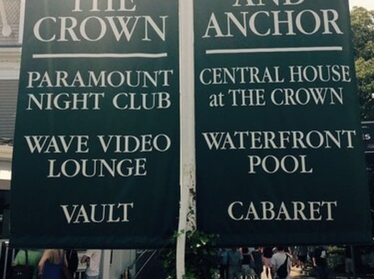 هتل The Crown And Anchor Inn