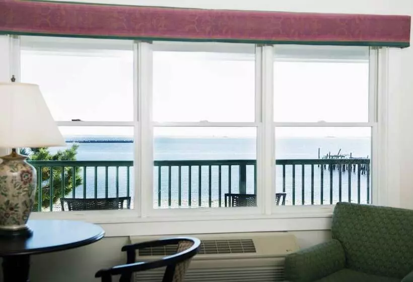 Hotelli The Crown And Anchor Inn