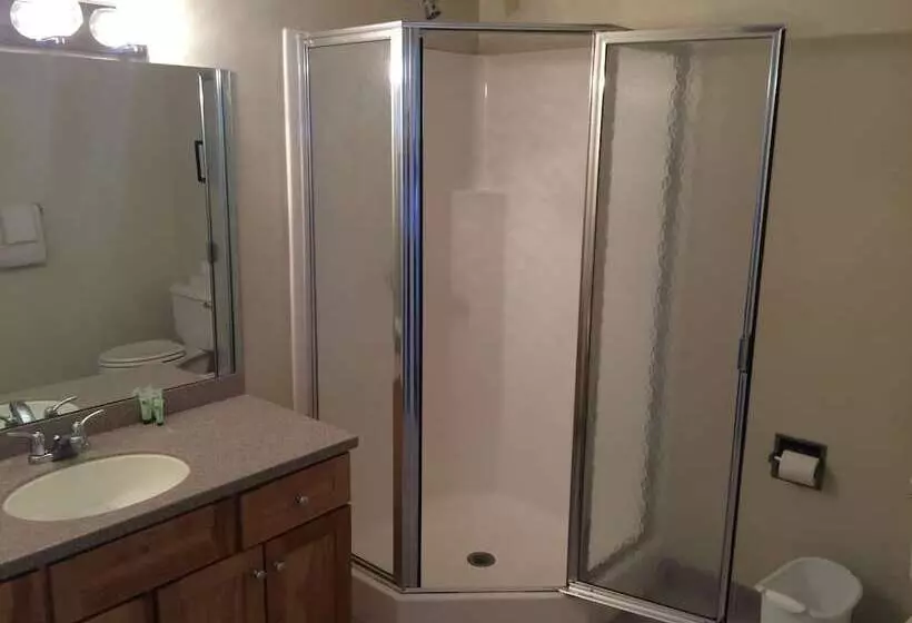 Hotelli The Crown And Anchor Inn