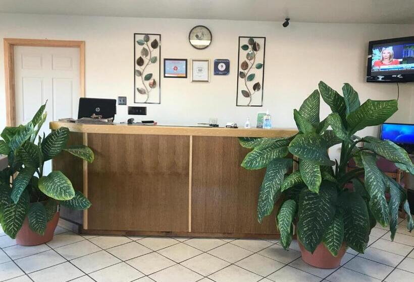 汽车旅馆  Shamrock Country Inn