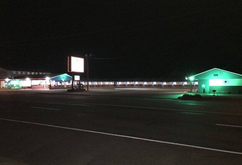 汽车旅馆  Shamrock Country Inn