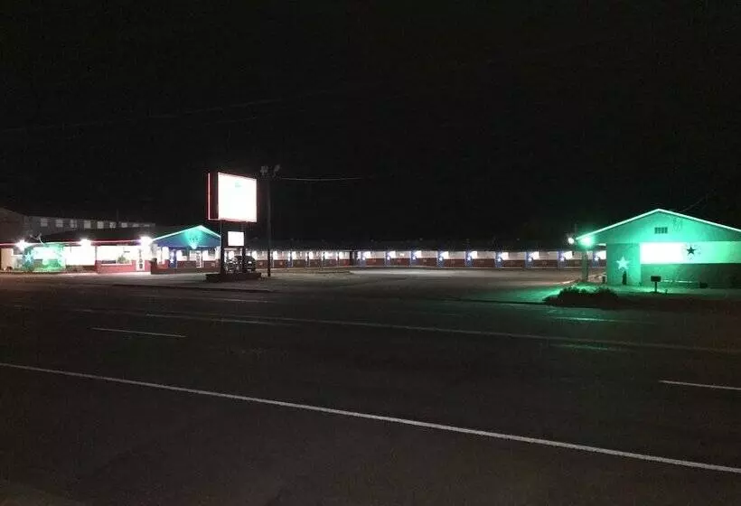 Motelli Shamrock Country Inn