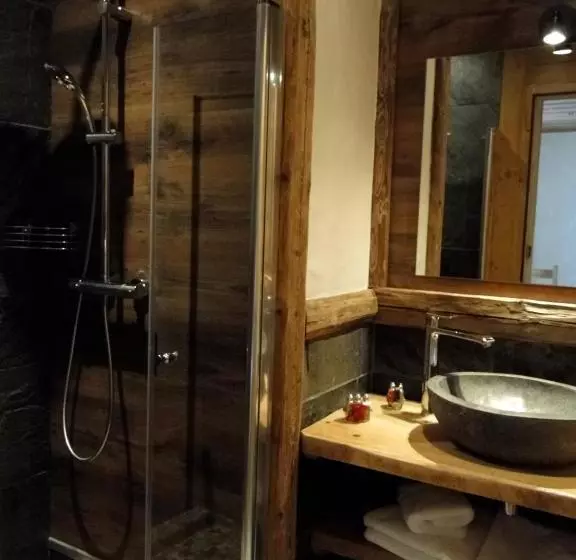 Majatalo Chez La Fine