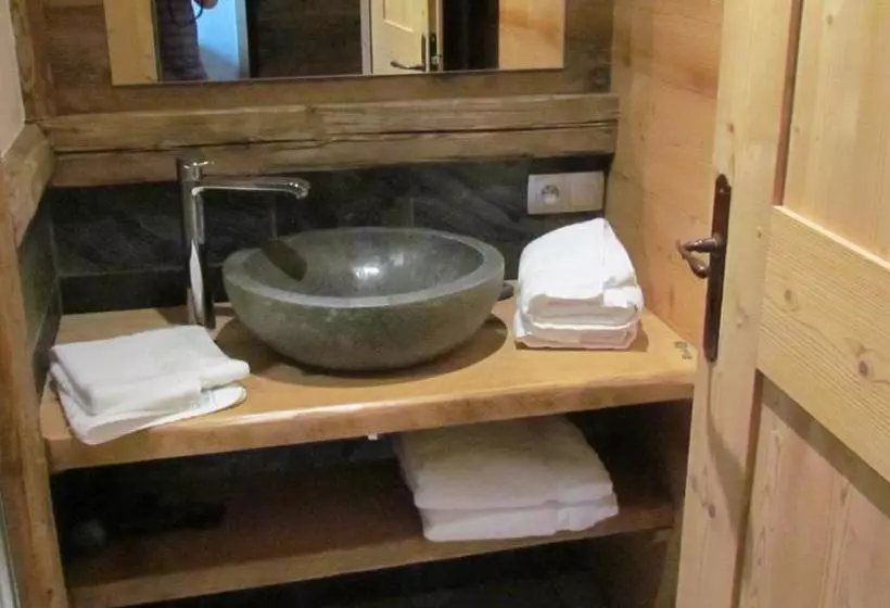 Majatalo Chez La Fine