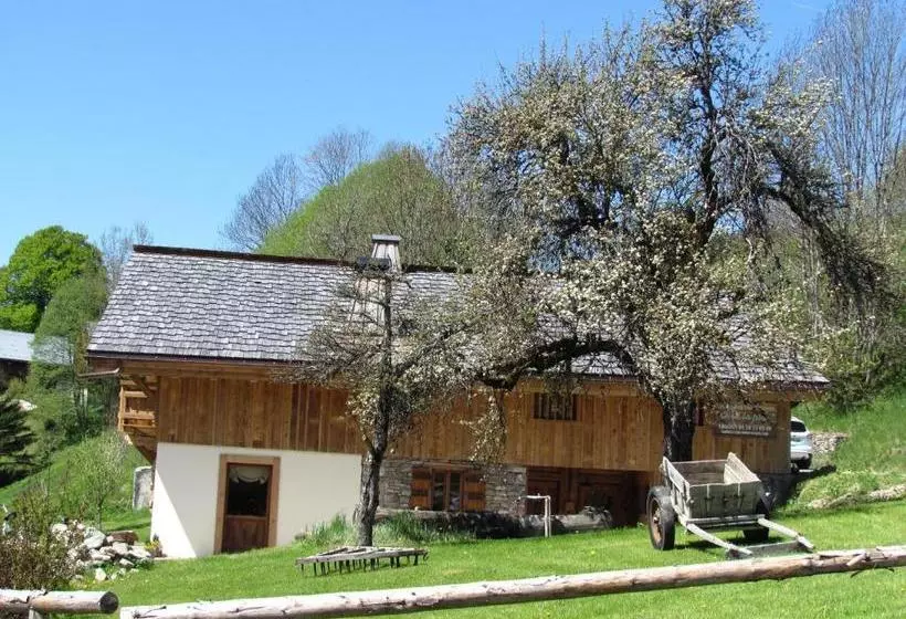 Majatalo Chez La Fine