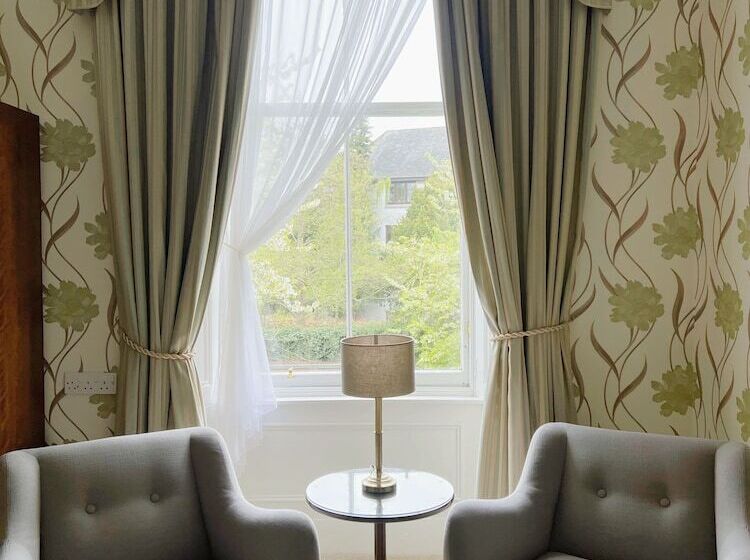 پانسیون Gladstone House