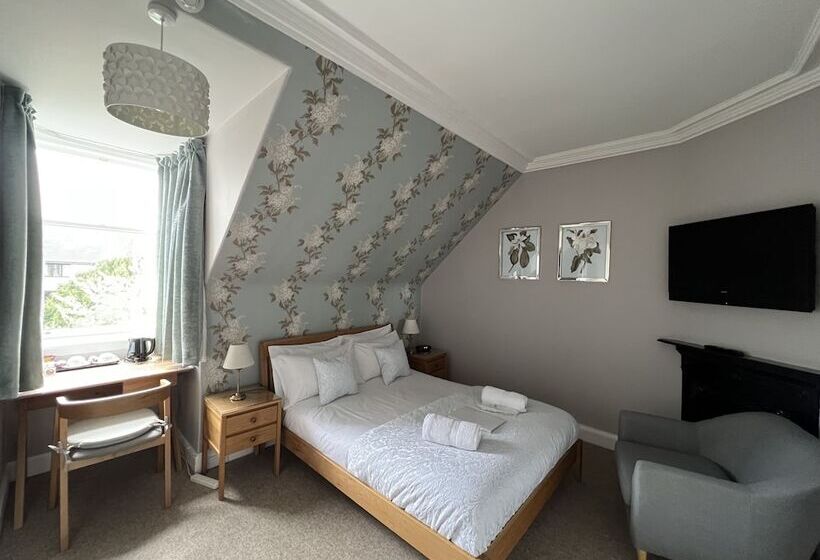 پانسیون Gladstone House