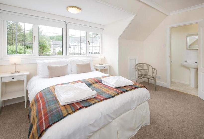 פנסיון Glenbruar House