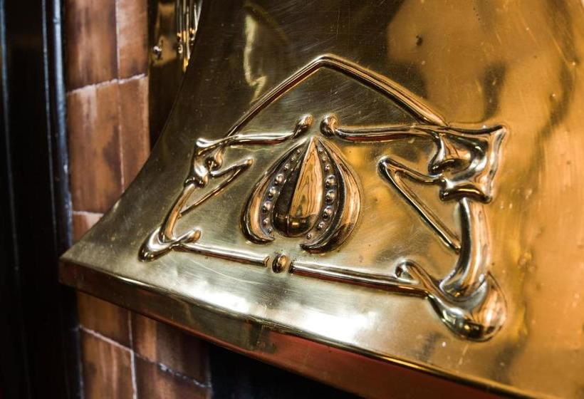 פנסיון Glenbruar House