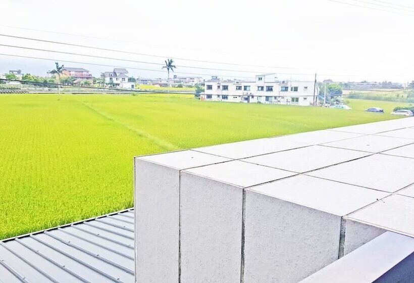 تختخواب و صبحانه Sports Home