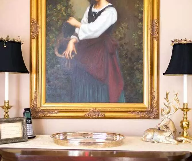 1810 Emerson House Bed & Breakfast   Adults Only