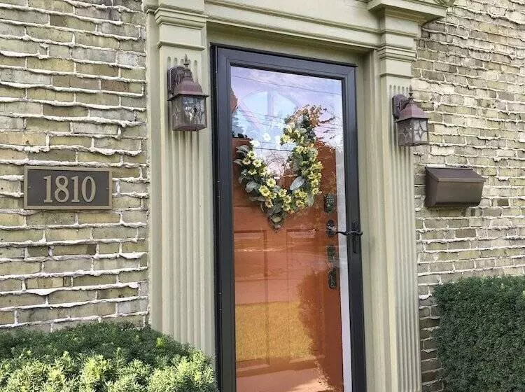 1810 Emerson House Bed & Breakfast   Adults Only