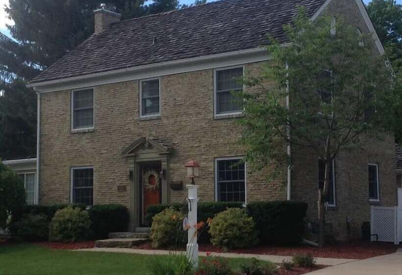 1810 Emerson House Bed & Breakfast   Adults Only