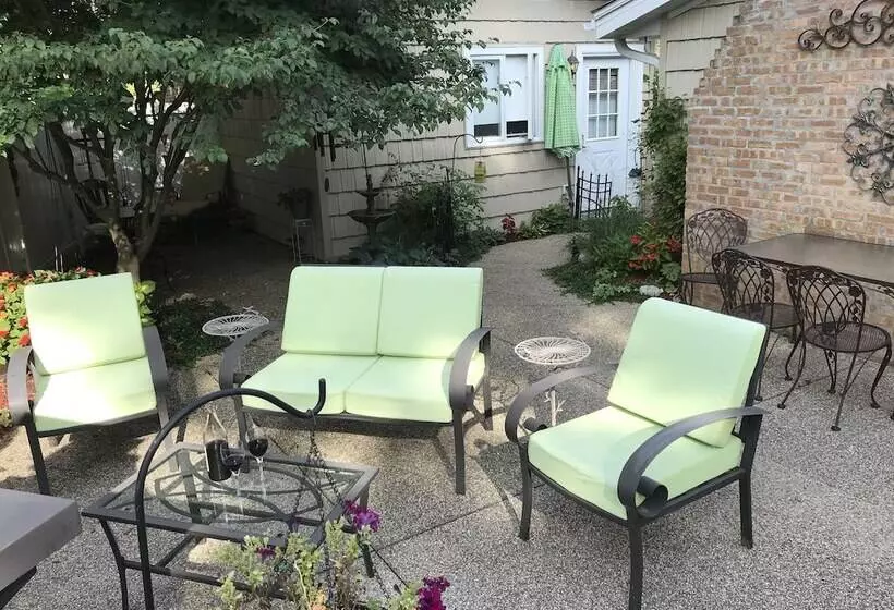 1810 Emerson House Bed & Breakfast   Adults Only