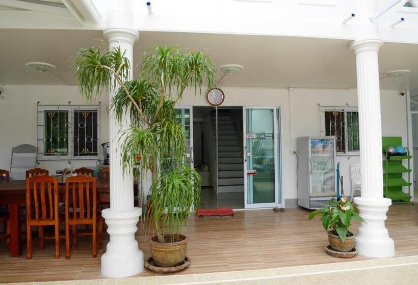 هاستل Nawee Guesthouse Sairee