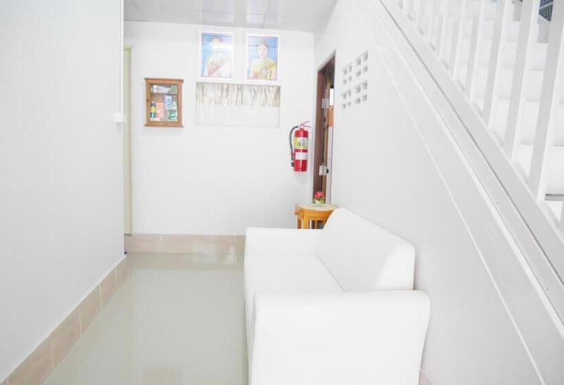 هاستل Nawee Guesthouse Sairee