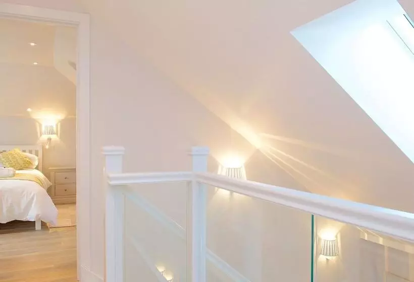 ベッドアンドブレックファースト Hale House