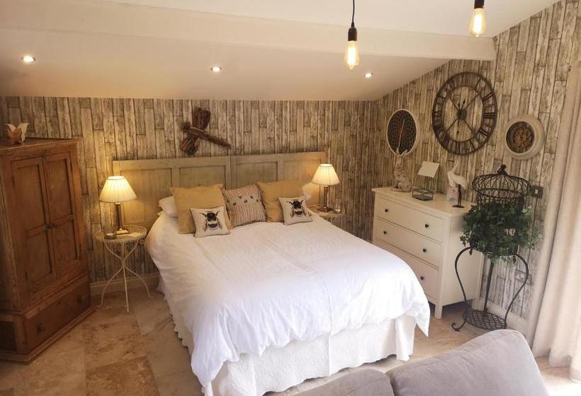 تختخواب و صبحانه The Lofts At Mill House Farm