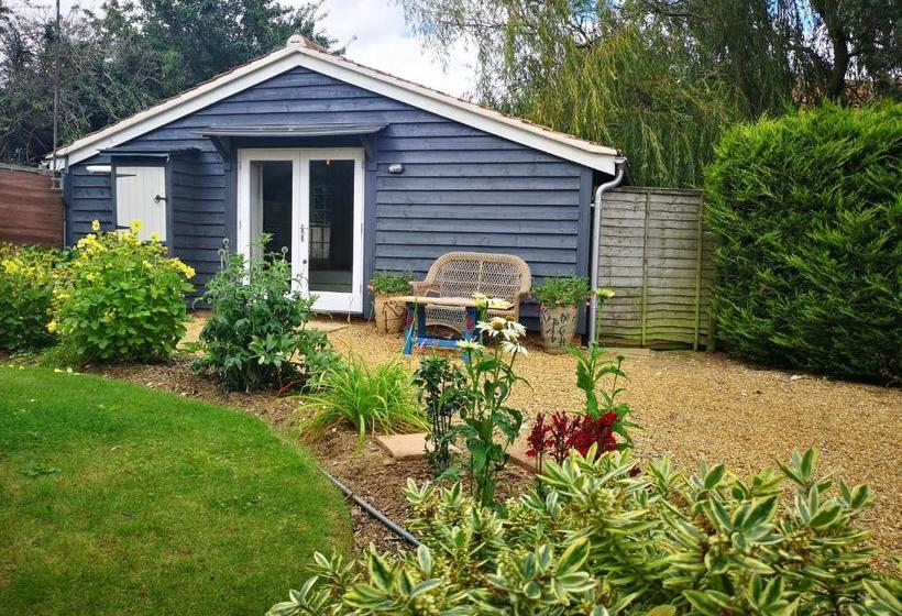 تختخواب و صبحانه The Lofts At Mill House Farm