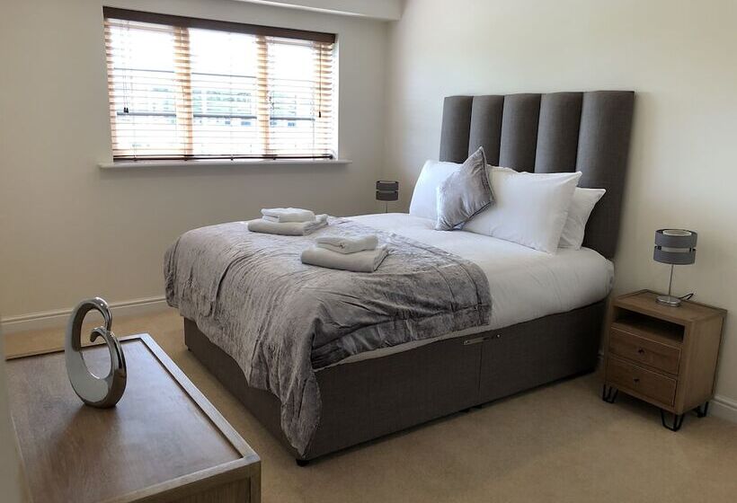 Blue Sky At Wallis Square