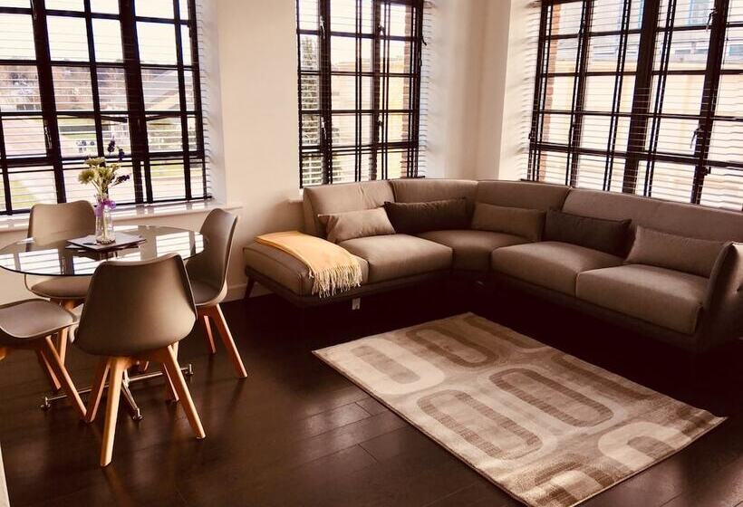 Blue Sky At Wallis Square