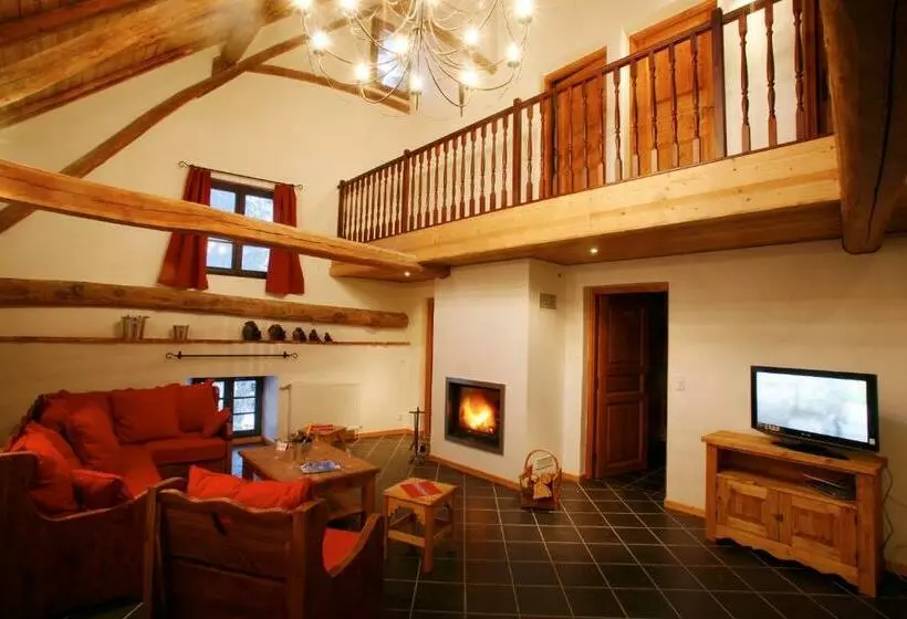 Chez Le Marquis Du Pontet