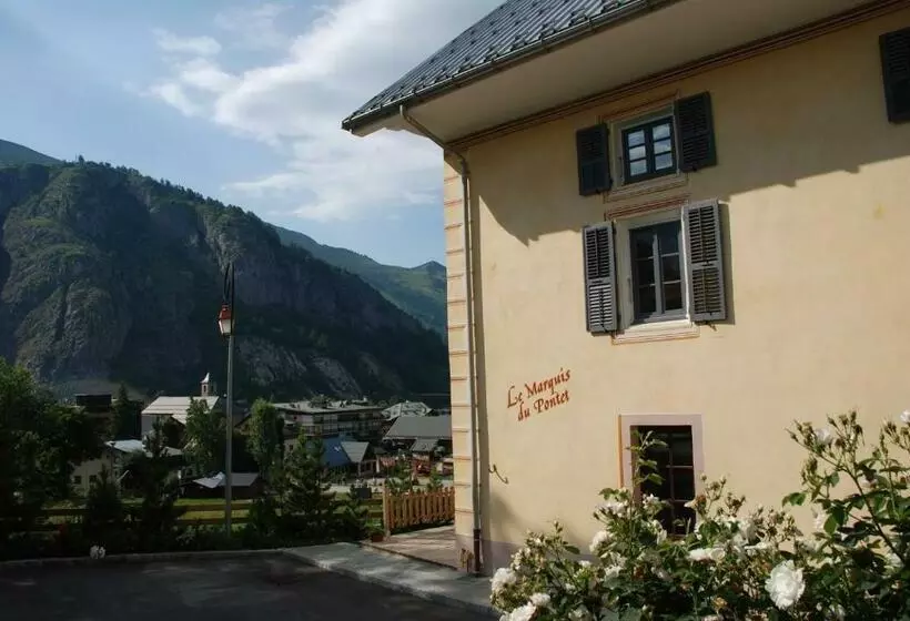 Chez Le Marquis Du Pontet
